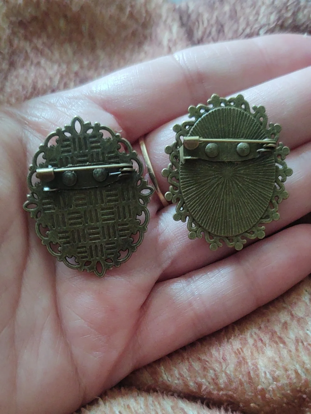 Holy Night Brooch Duo